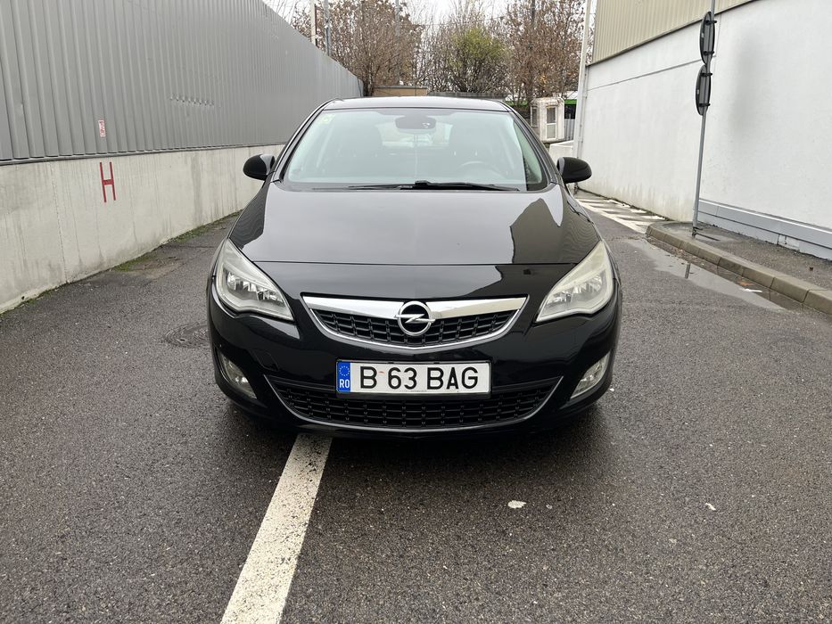 Vand Opel Astra J Euro 5 hatckback An 2012 1.7 CDTI 168.000 km realii