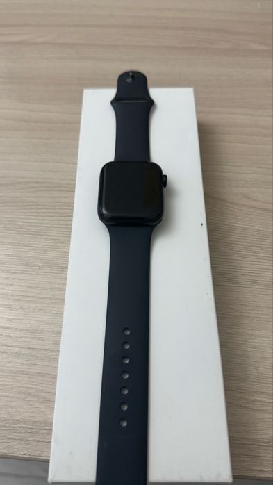 Apple Watch SE (2-е поколение), 44 mm — Space Gray