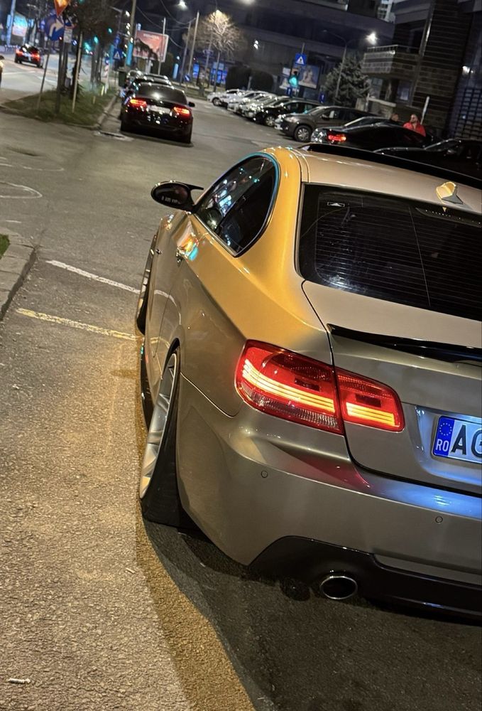 Vând BMW E92 320d