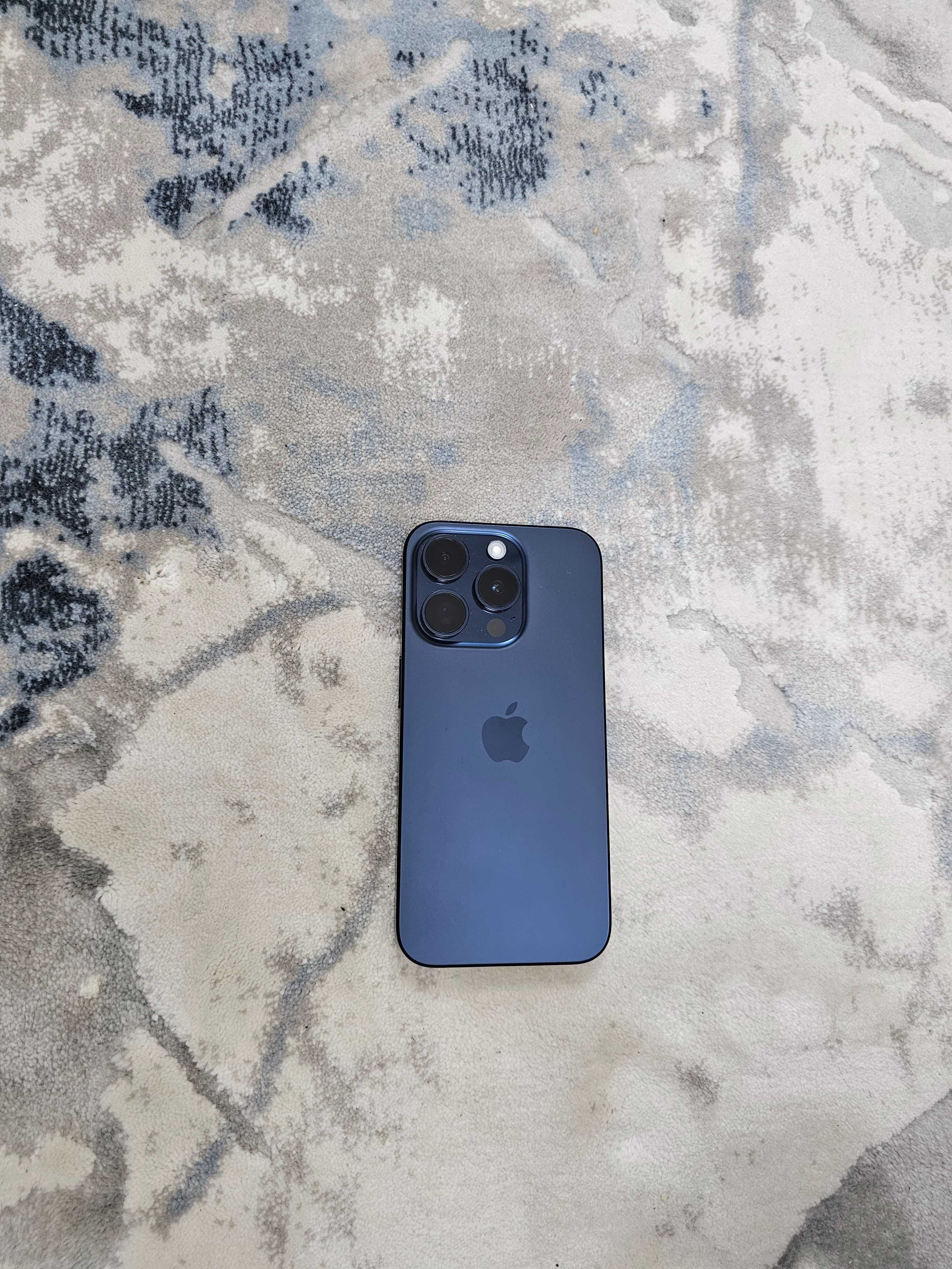 Iphone 15 pro 256 blue