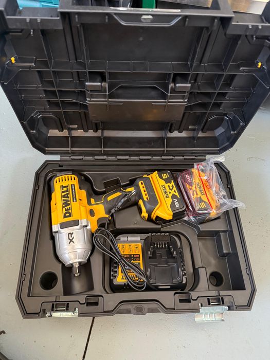Cheie impact DeWalt DCF900 XR – Set complet nou (2 acumulatori 5Ah)