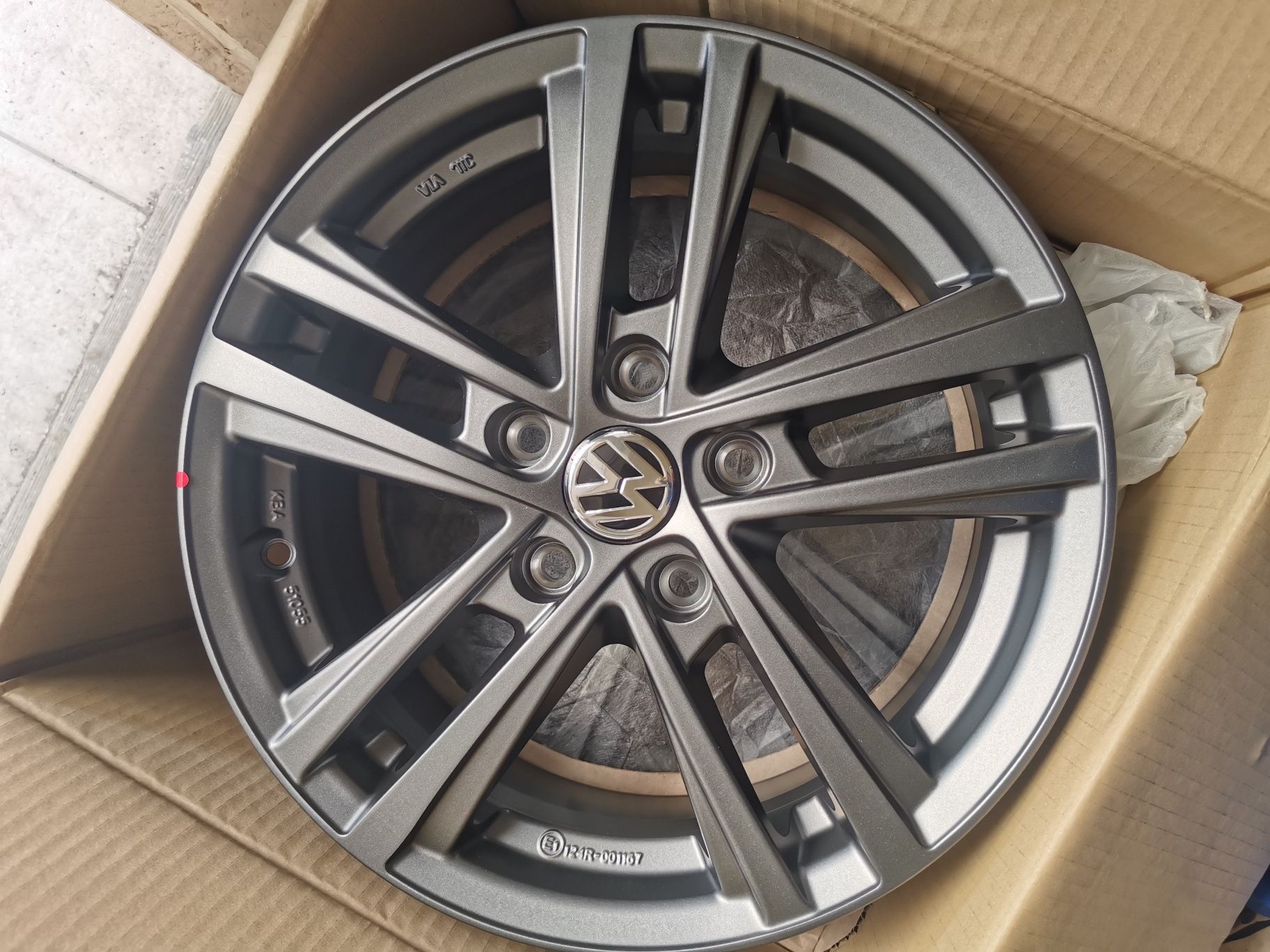 Vand jante de aliaj pentru vw pe 16 marca Oxxo gunmetal