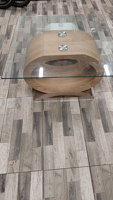 Masă de sticlă de living