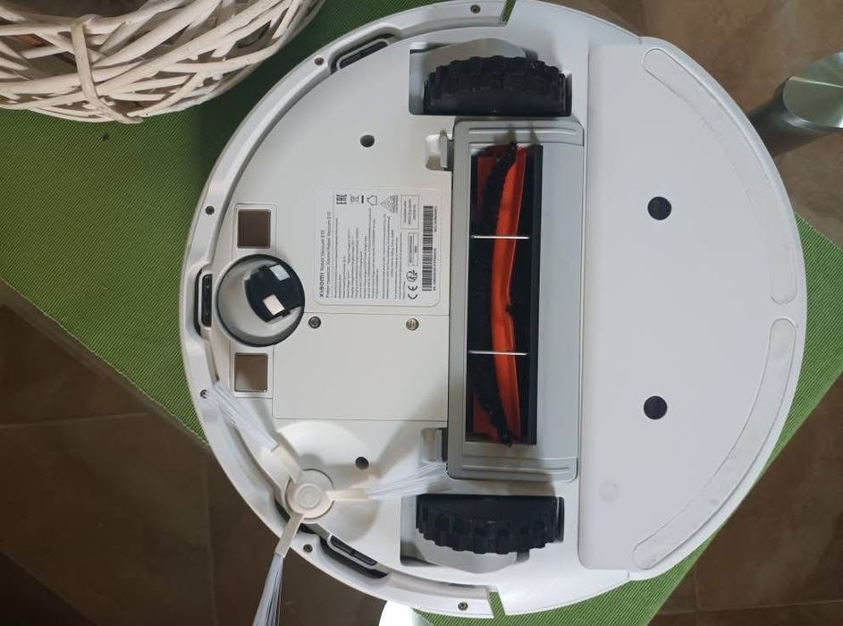 Робот с моп много малко използван