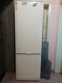 Хладилник с фризер EDESA, КЛАС А ползван,работи нормално
