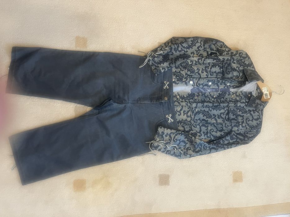 Нарядный костюм из жакардовой ткани