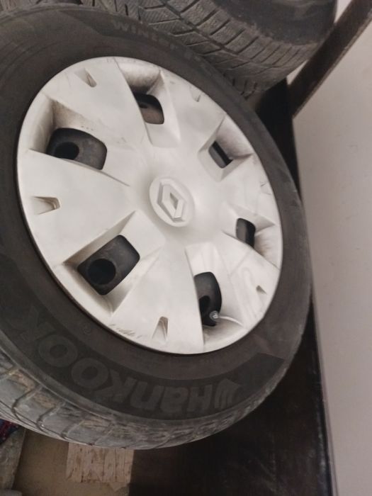 Roti iarna cu jante tabla cu capace renault, nissan , 205/55/16,