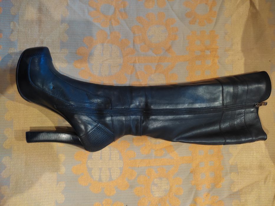 Продам сапоги из натуральной кожи  из Италии