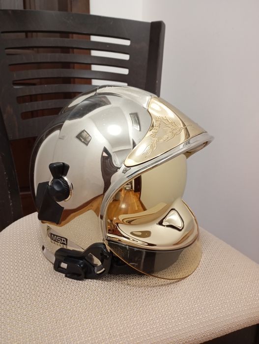 Пожарникарска каска