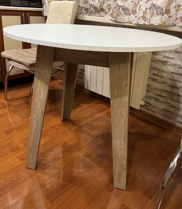 Продам стол кухонный