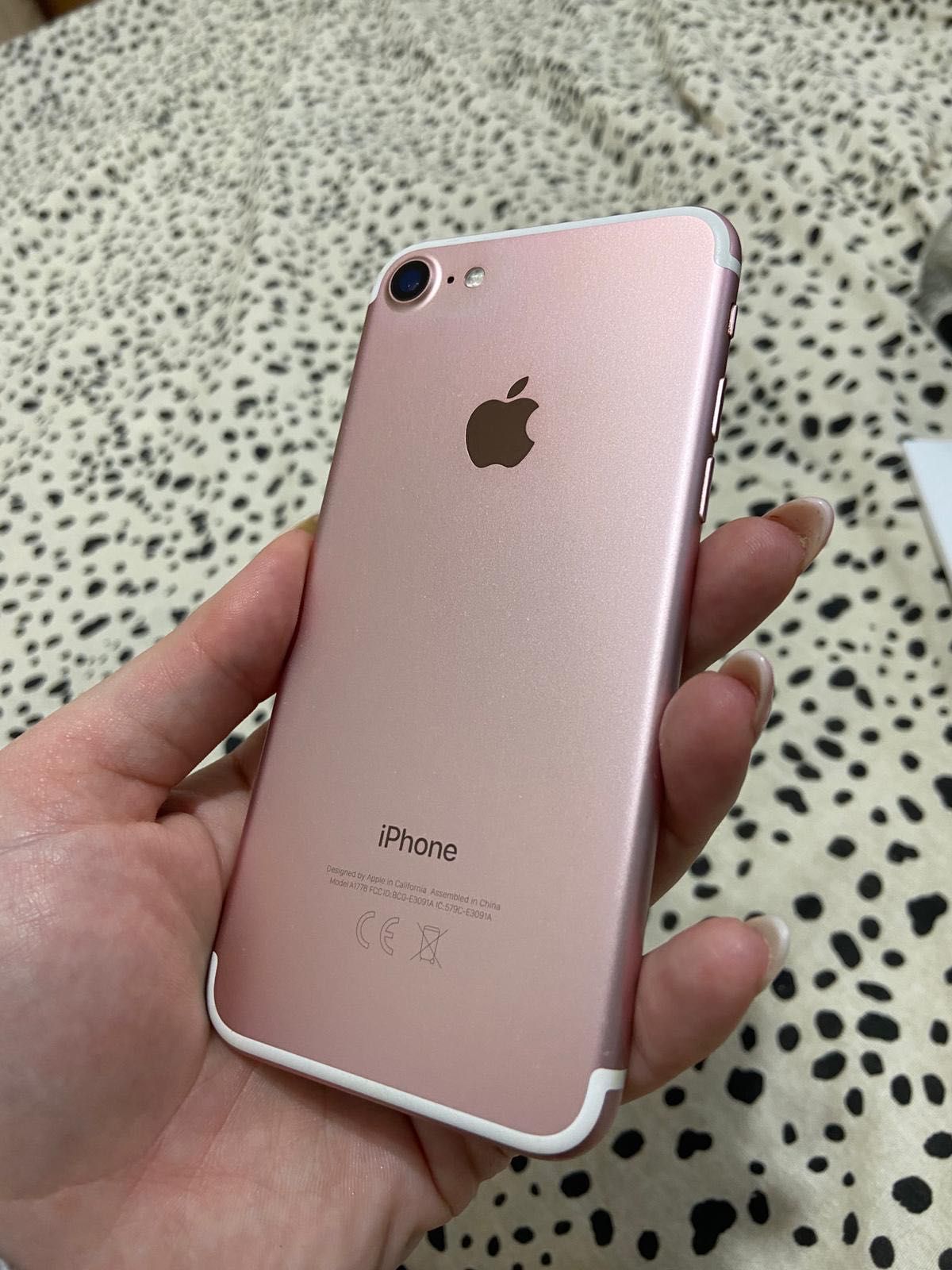 IPhone 7 rose, 32GB

Telefonul E Ca Nou