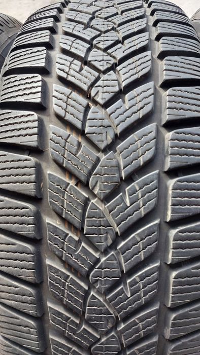 Зимни гуми 215/60/17 Fulda Kristall Control Suv 4 броя