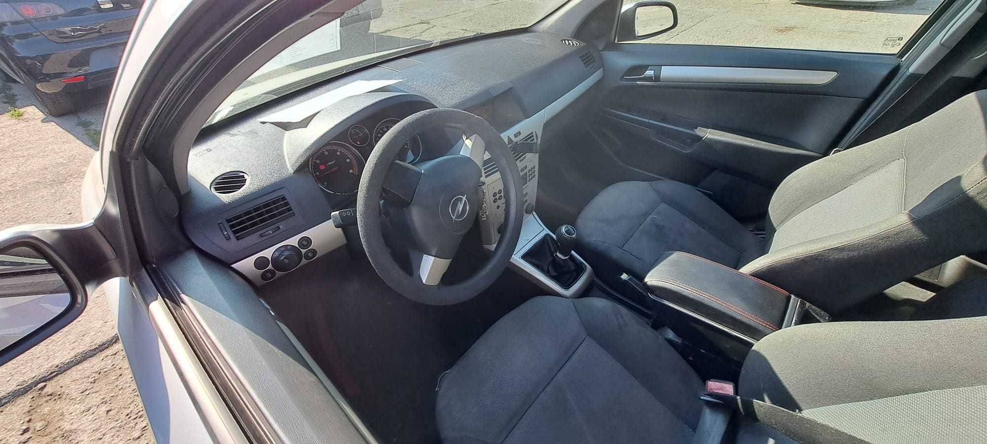 Dezmembrez Opel Astra H 1.7 Diesel DIN 2007 - Z17DTH