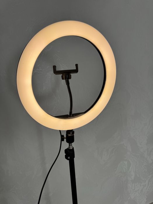 Продам кольцевую лампу