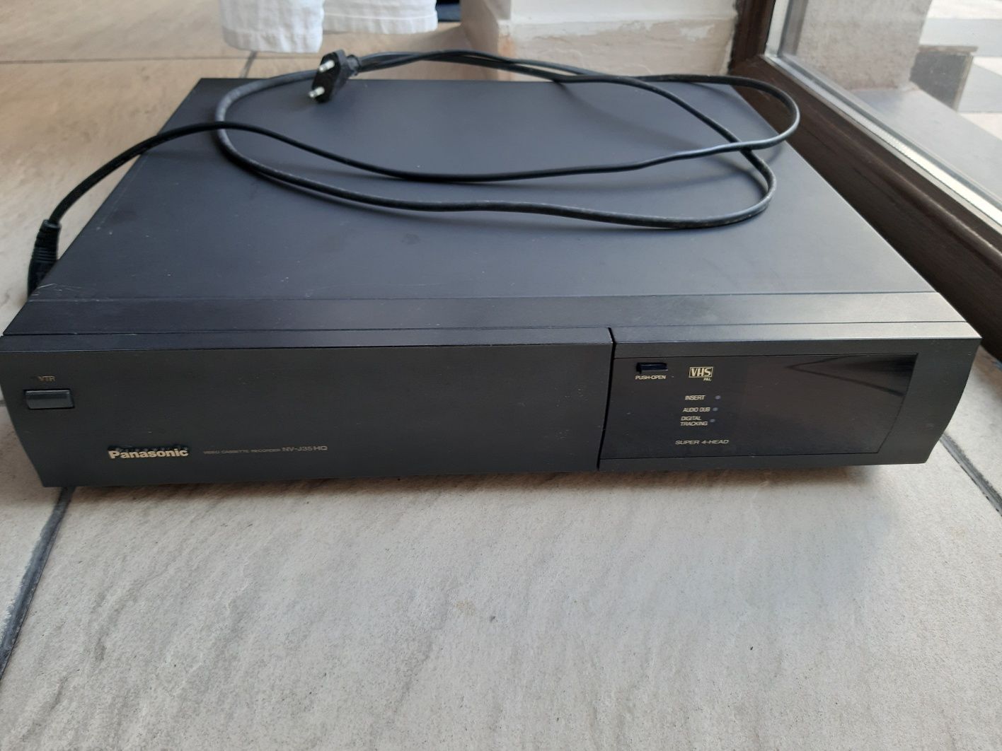 Videorecorder Panasonic NV-J35 HQ perfect funcțional, cu telecomandă.