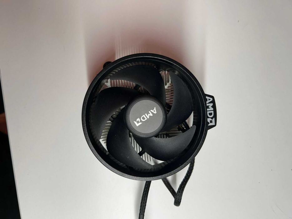 Carcasa AQIRYS Arcturus Middle Tower ARGB + Cooler AMD Wraith