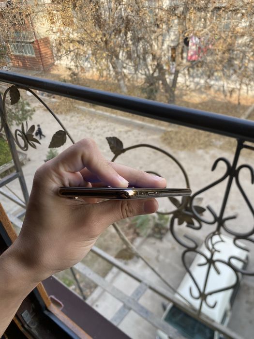 Iphone xs yaxshi holatta