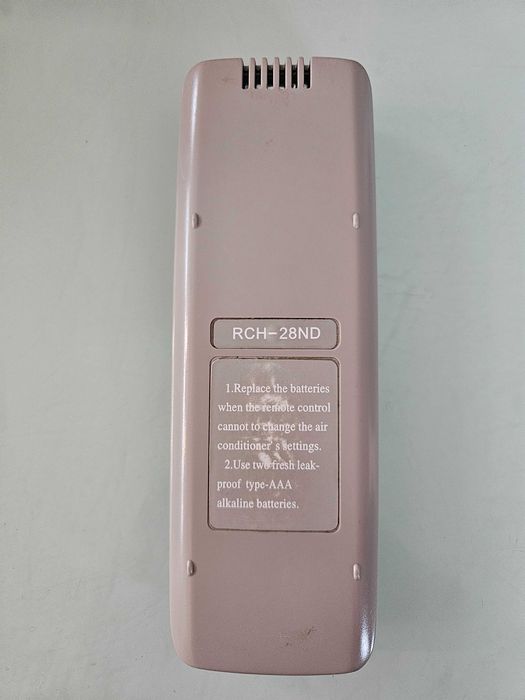 Telecomanda aer conditional Hyunday RCH28ND in stare perfecta.