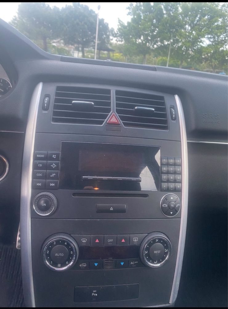 Mercedes Benz B200