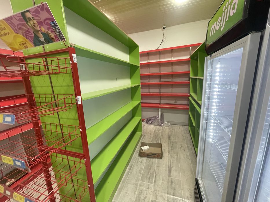 Magazin uchun mebel sotiladi