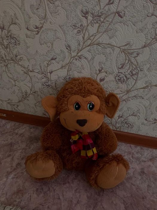 Плюшевая игрушка обезьянка