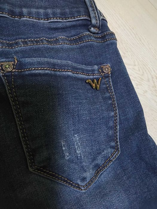 Дамски тъмни дънки