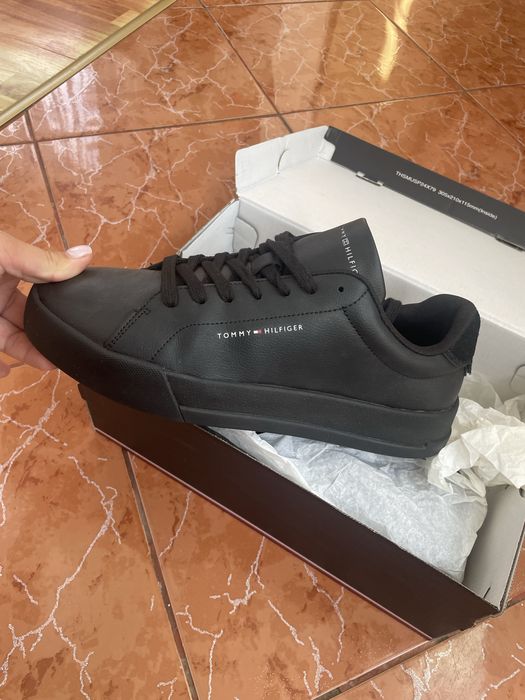 Snekers Tommy Hilfiger 42 noi  barbati
