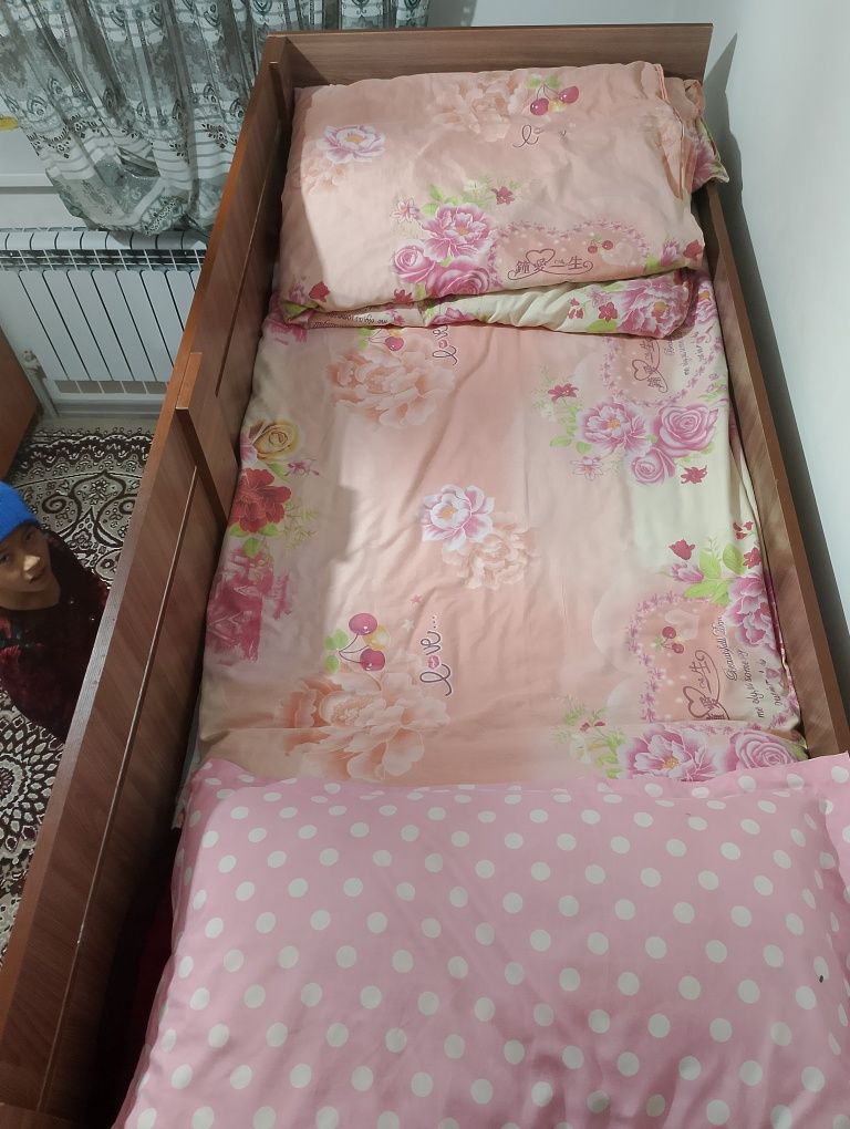 Продается двухьярусная кровать