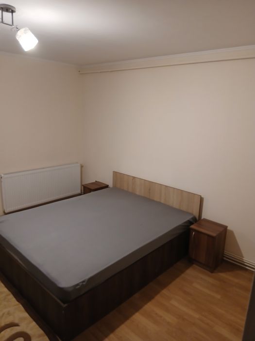 Închiriez garsoniera la Burdea