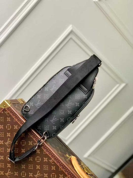 Louis Vuitton Avenue Slingbag PM