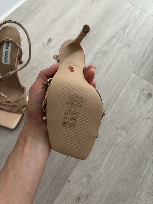 Vand sandale Steve Madden marimea 36