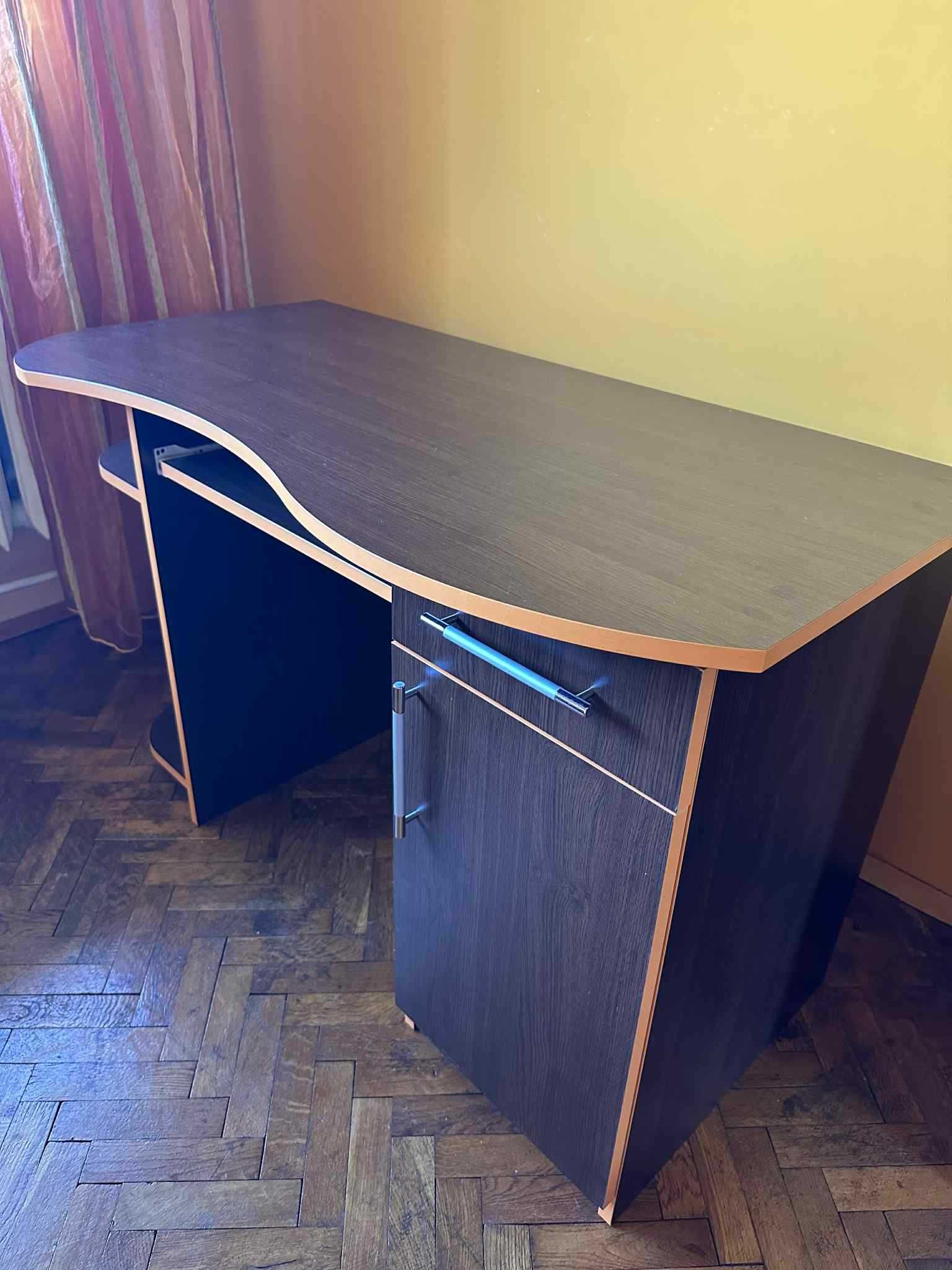 Продавам мебели в отлично състояние