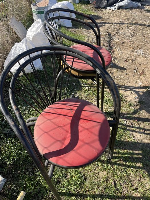 Метални столове,нужно е освежаване