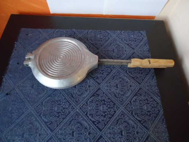 От соца, ретро руска преса за сладки,Преса за цели сладки