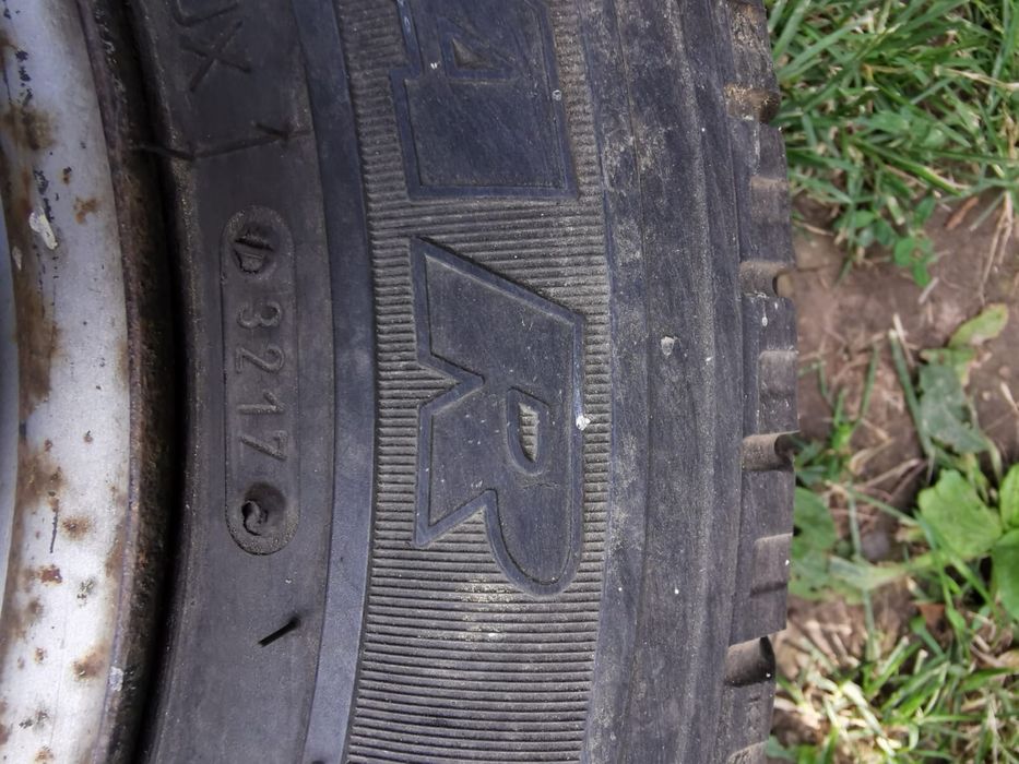 2 Jante cu cauciuc pentru dacia papuc