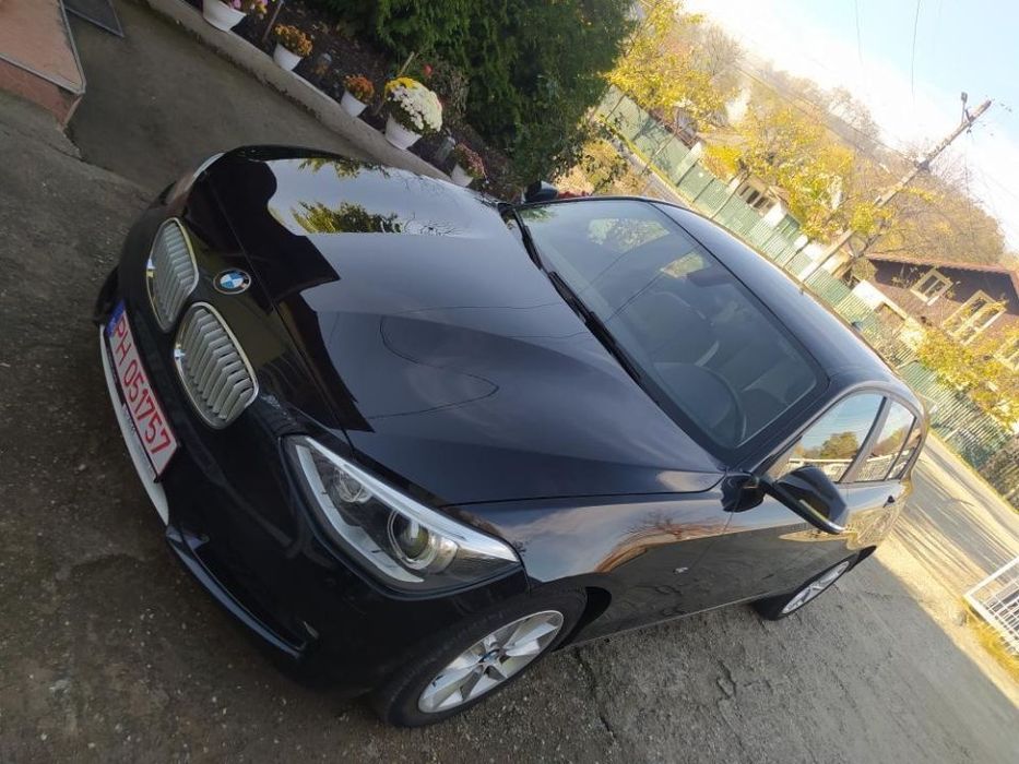BMW 116i, fabricație 2012 
- keyless go
- dublu climatronic
- star&