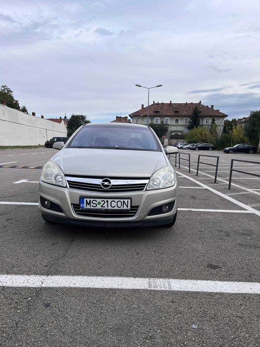Opel Astra H sedan 2008 1.6 benzina UNIC PROPRIETAR
