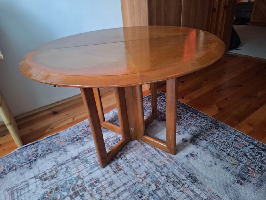 Маси за хол/трапезария