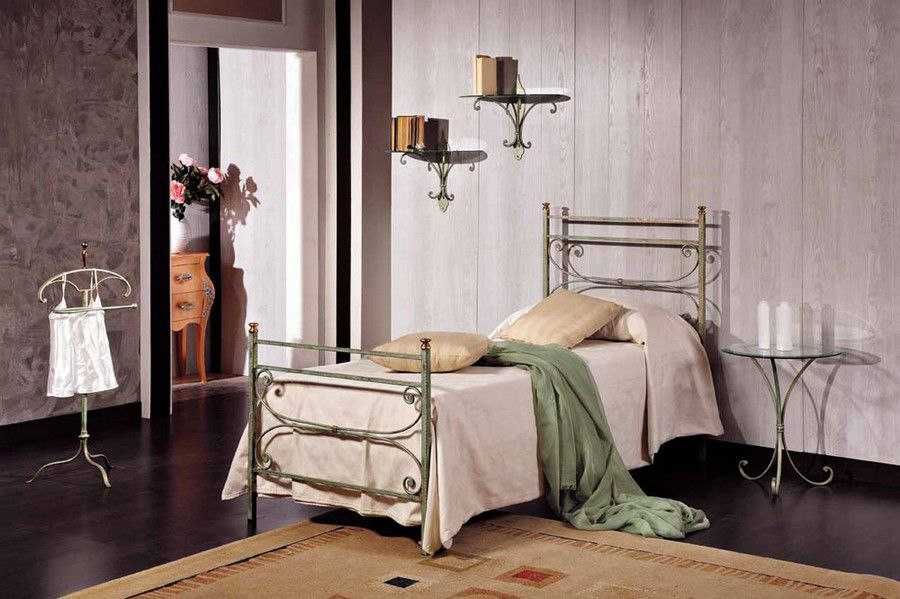 Кованые кровати.