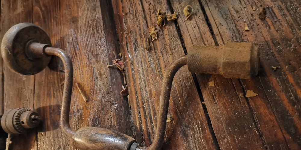 Burghiu vechi mașină găurit manuala