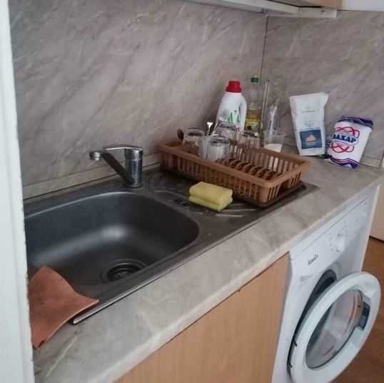 Дава се под наем Едностаен апартамент в Бургас, Изгрев - 40 кв.м за 135 € - Снимка #1