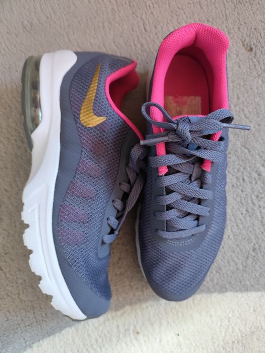 Маратонки Nike Air Invigor