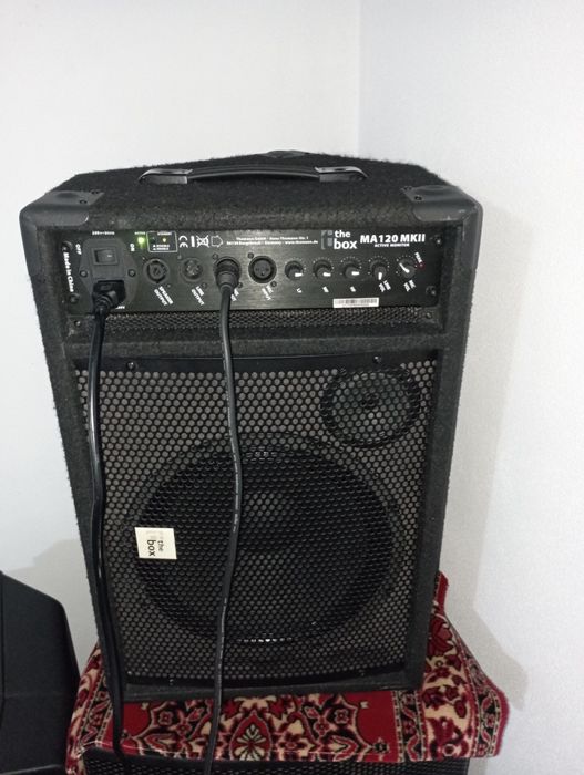 Vînd boxă activă, monitor de scenă