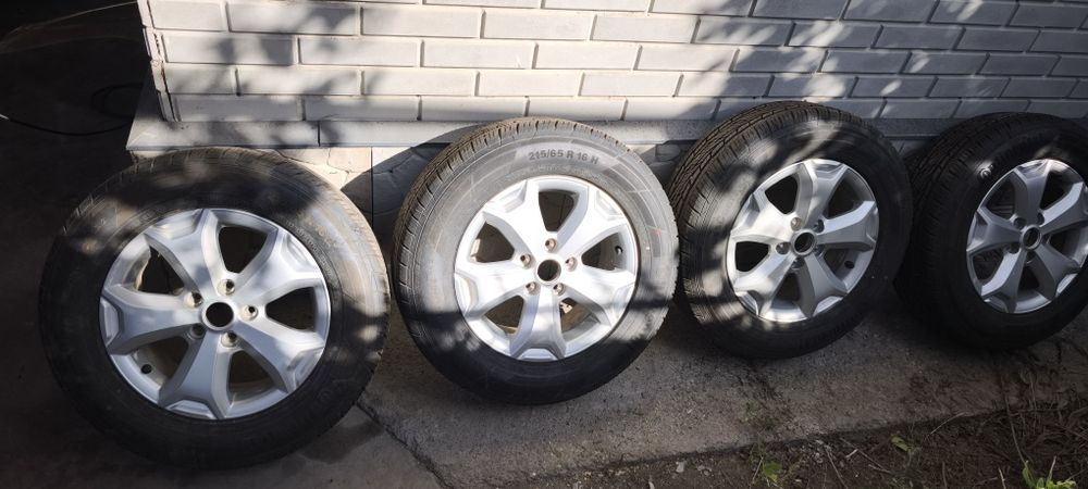 Диски с резиной новые Рено