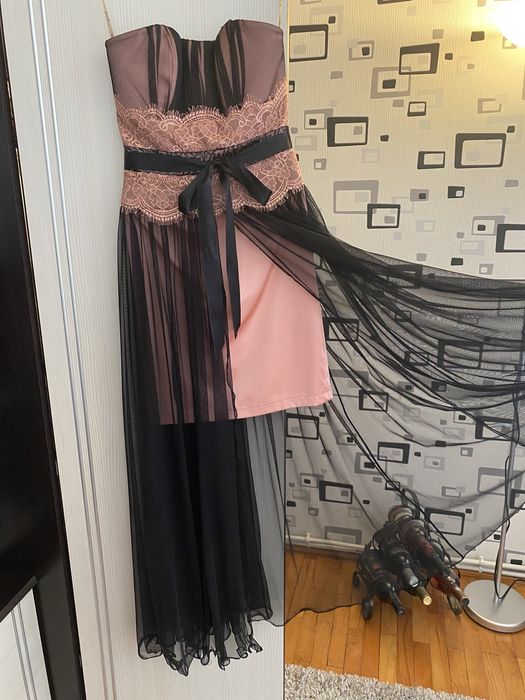 Rochie de gală corai cu voal negru