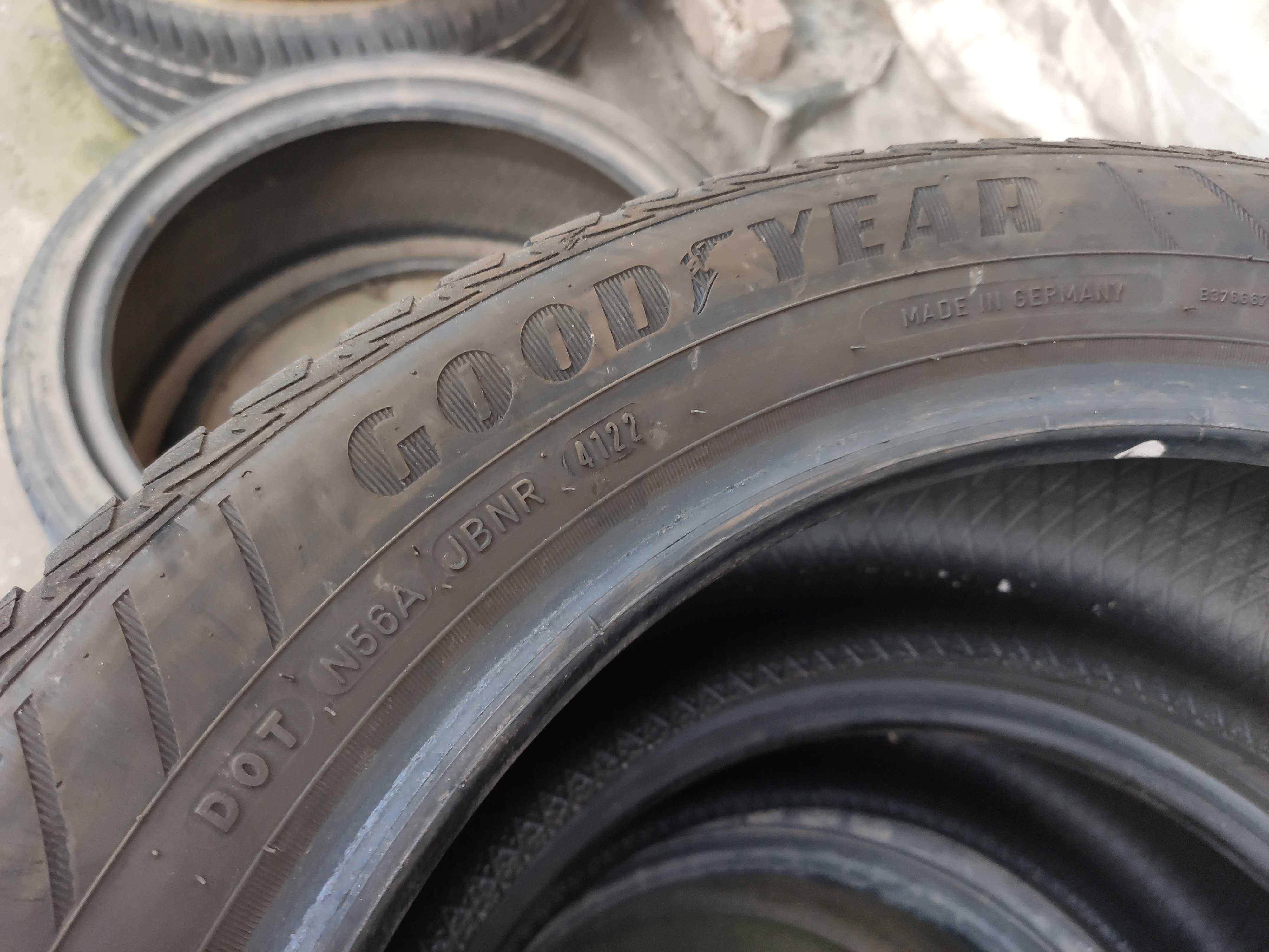 2бр Всесезонни гуми 215 50 17 - Goodyear - DOT 2022