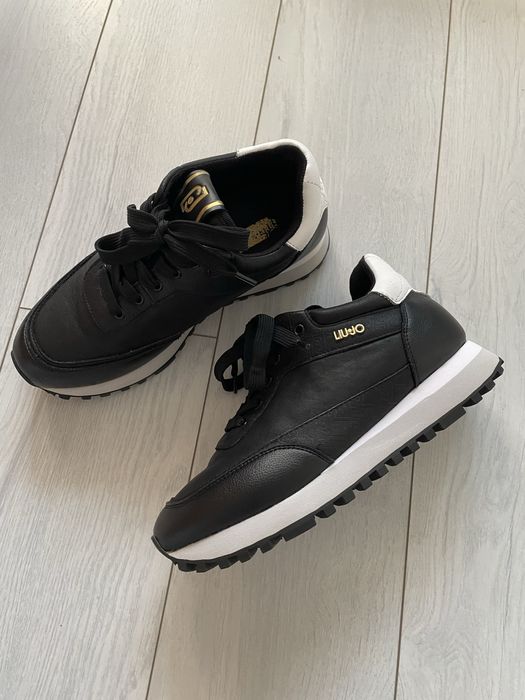 Кроссовки кожаные женские