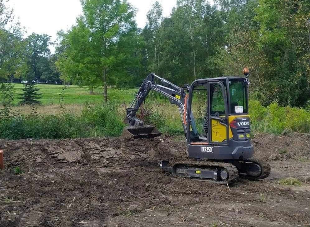 Prestări servicii /lucrări săpături cu miniexcavator  2.5t si 1.5t