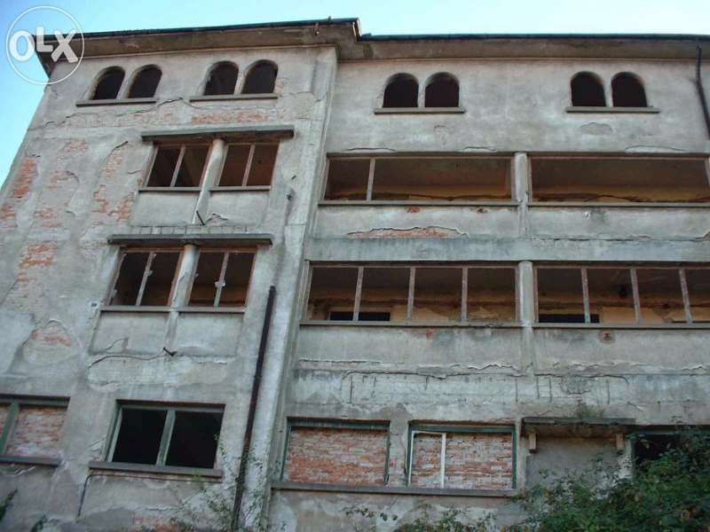 Продава се Къща в Габрово, Център - 2100 кв.м за 36 €/кв.м - Снимка #2