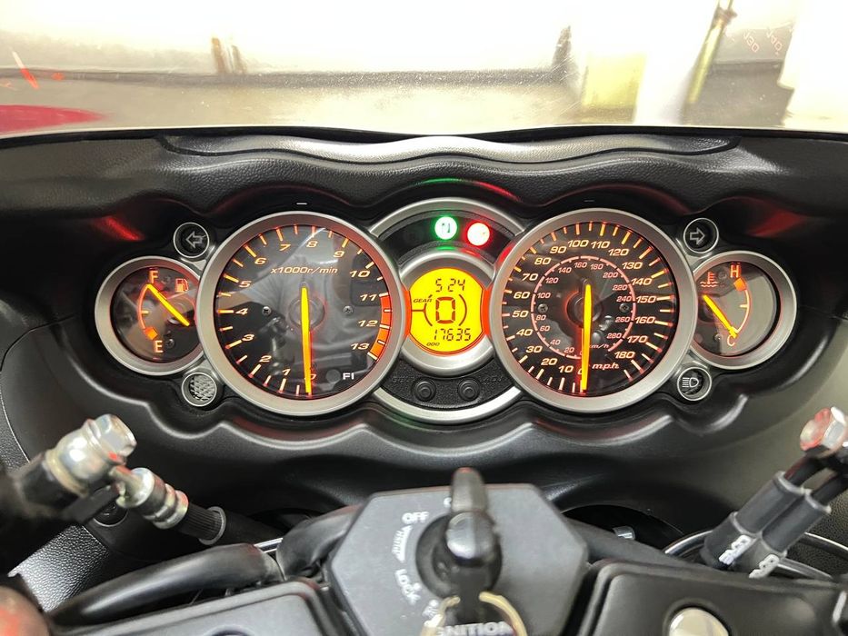 Продаётся мотоцикл Suzuki Hyabusa